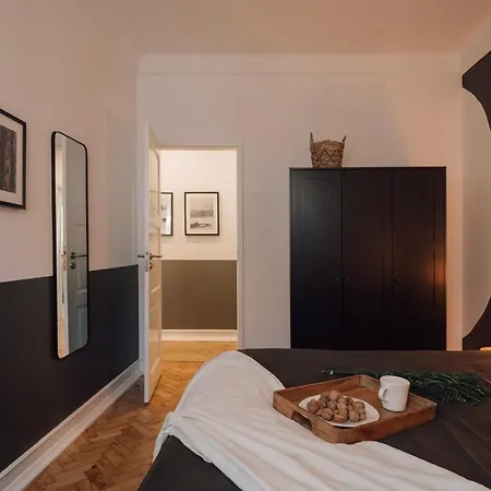 Alp - 3 Bedrooms, Office And Terrace In Alvalade Διαμέρισμα *