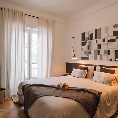 Apartment Alp - 3 Bedrooms, Office And Terrace In Alvalade Lissabon